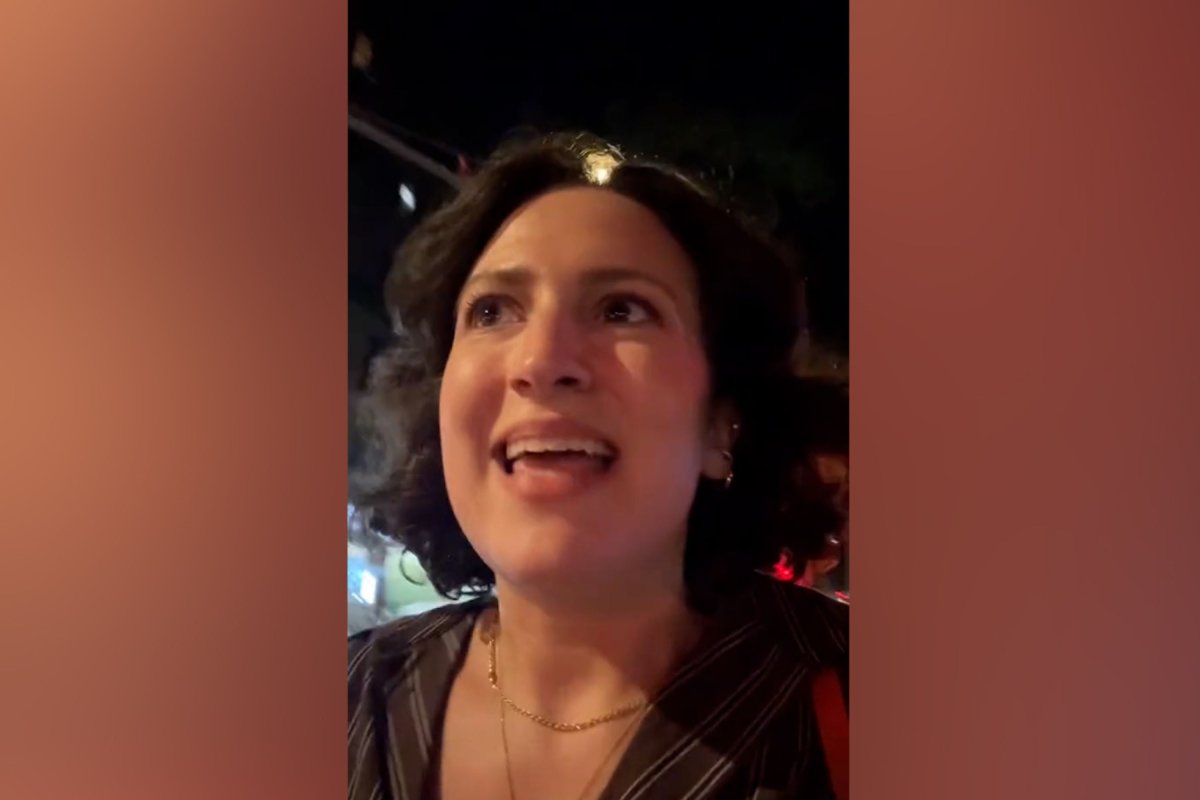 Woman's 'Genius' Idea To Feel Safer at Night Watched by a 1 Million