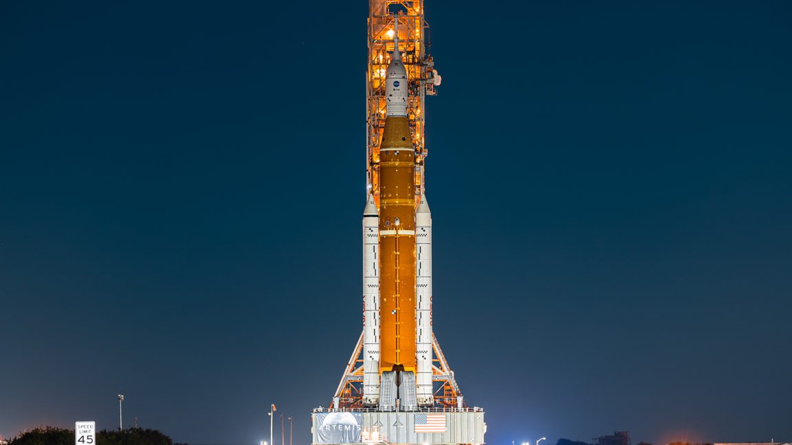 Boeing has informed its employees of uncertainty in future SLS contracts
