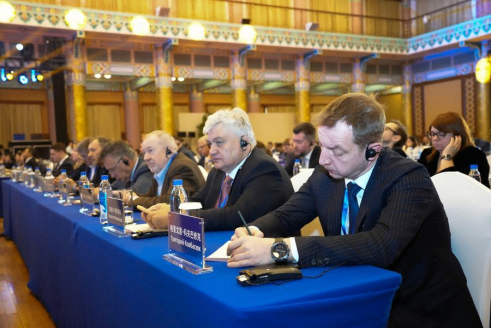 Chinese, Russian media outlets urged to enhance cooperation